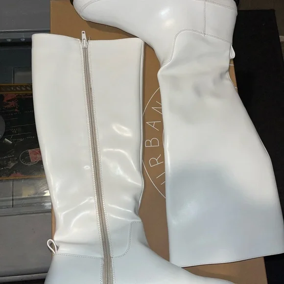 Urban Outfitters tall boots - Picture 4 of 13